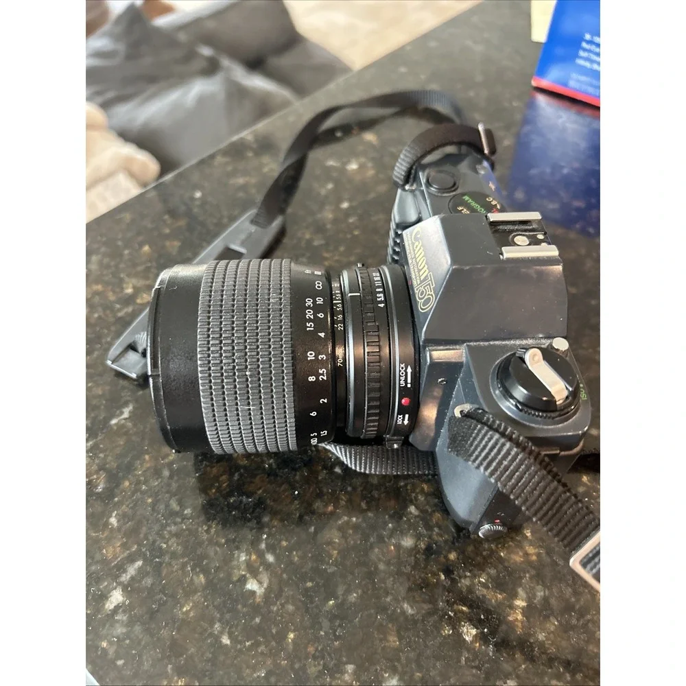 Canon T50 WITH Quantaray 7 1:4~5.6 f-70~210 mm 52mm Camera Zoom Lens